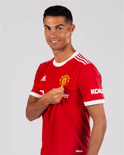 Manchester United Finally Reveal Cristiano Ronaldos Squad Number