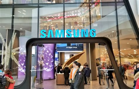 Inside Samsungs Largest Store In Canada Photos Retail Insider