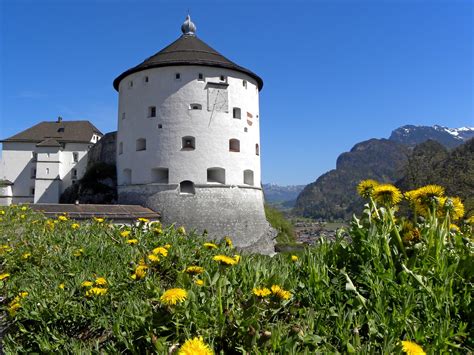 Mit dem neuen kultur quartier an der spitze bietet kufstein eine reihe attraktiver veranstaltungslocations. Festung Kufstein im Frühling - Kufstein