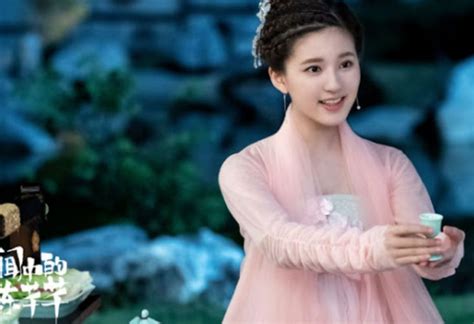 Back With Another Time Travel Drama Zhao Lusi Enters A Fictional World