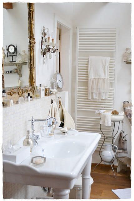 Pretty Cottage Style Bathroom Cottage Style Bathrooms