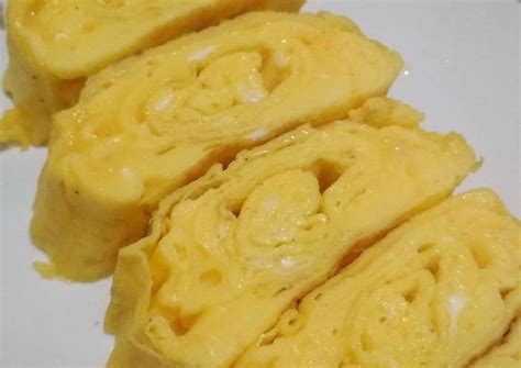 Resep telur gulung khas jepang ini sangat sederhana, sehingga bisa langsung dipraktikkan di rumah. Tutorial memasak Telur Gulung ala Jepang - Foody Bloggers