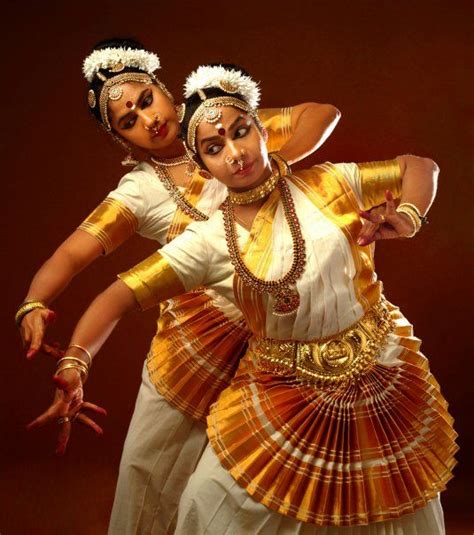 Mohini Attam From Keralaindia Bharatanatyam Poses Indian Classical