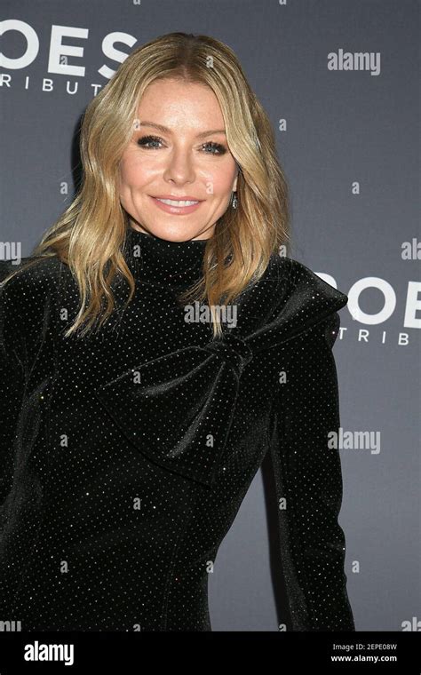 Kelly Ripa Attends The 13th Annual Cnn Heroes An All Star Tribute On