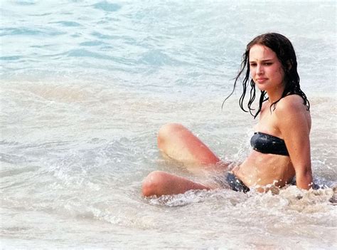 Natalie Portman Exposing Her Nice Tits On Beach And Posing In Bikini Paparazzi P Porn Pictures