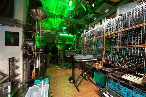 Aliens Project’s SynxsS Studio. | Synthesizer, Electronic music ...