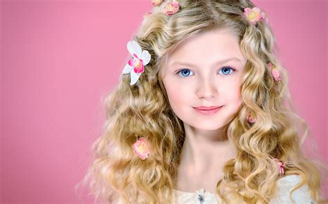 Cute Blonde Girl Curly Hair Blue Eyes Smile Wallpaper Cute