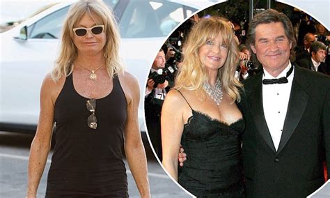 Goldie Hawn Shows Off Her Physique Days After Turning 72 Daily Mail Online