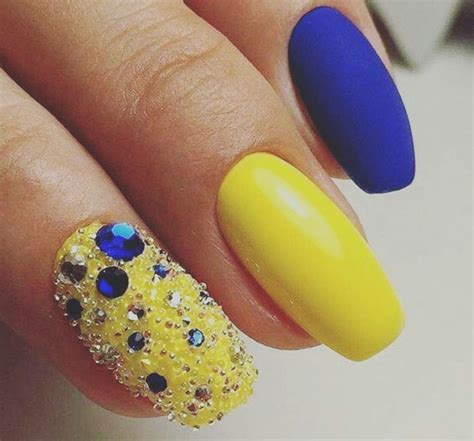 43 Lovable Yellow Nail Art Design To Inspire Your Summertime