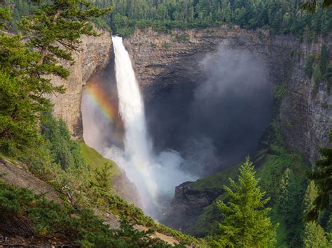 Canadas 10 Most Beautiful Waterfalls Beautiful Waterfalls Waterfall