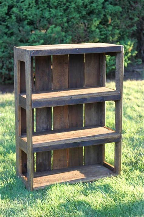 Paint some old crates and then have fun rearranging them to a design of your desire. DIY Wood Pallet Bookshelf Tutorial