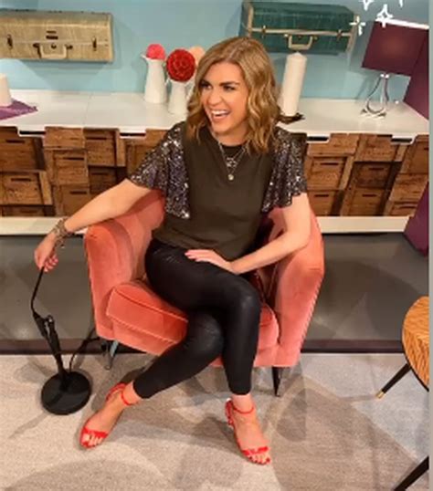 In Pictures Virgin Media Star Muireann O Connell Stuns In Fab Bargain Top From River Island