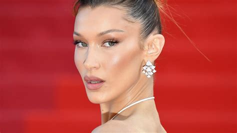 bella hadid felt like the ugly sister compared to gigi and reveals she had a nose job at 14