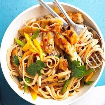 Once boiling, add the noodles and return the chicken (and any juice that may have accumulated in the bowl). Asian: Sesame Chicken and Noodles/ | KeepRecipes: Your ...