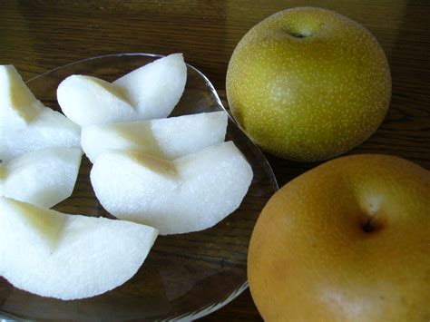 Grown for the crisp juicy fruit, nashi pears are an asian pear and and differ greatly from the familiar european types. File:Nashi-pear,katori-city,japan.JPG - Wikimedia Commons