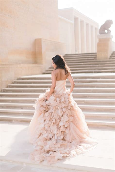 Die trendexpertin und stylistin angela stöckel hat die schönsten nicht irgendein brautkleid. Rose quartz | Kleid hochzeit, Kleider hochzeit, Brautkleid ...