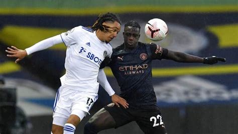 The referee's assistant raised the board to indicate the chosen amount of stoppage time about 25 seconds early, and the referee now ends the game about 25 seconds early. Prediksi Manchester City Vs Leeds United : Lanjutkan Tren ...