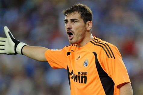 Spanish Goalkeeper Iker Casillas Retires From Football At 39 Sidomex