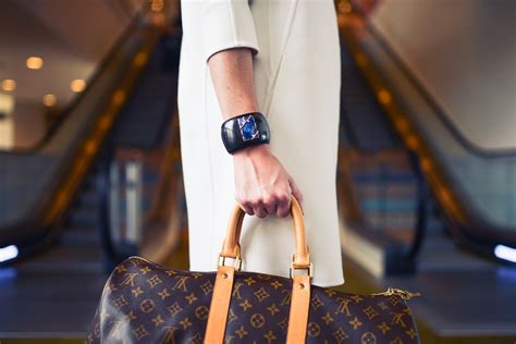 Louis Vuitton Propone Un Viaje A Través Del Tiempo En La Pasarela De