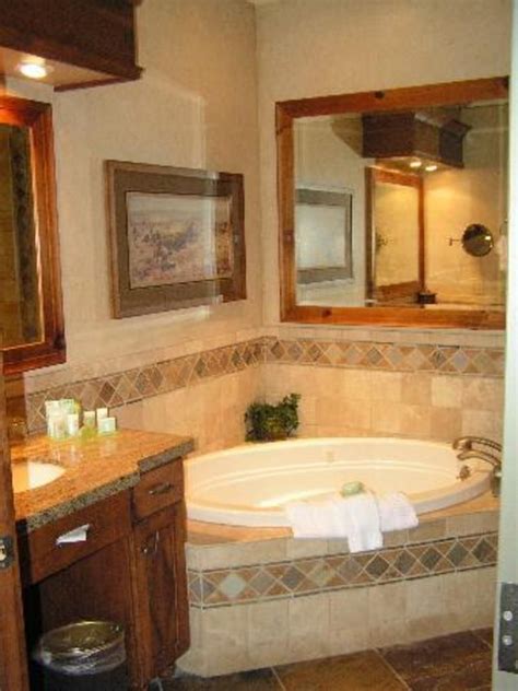 You can also find different shapes that may suit your taste. Jacuzzi Tub Design Ideas For Luxury Bathroom | Bathrooms ...