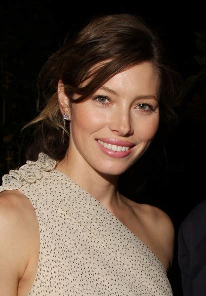 Hairstyles Of Jessica Biel Film Actress Angled Bob Hairstyle