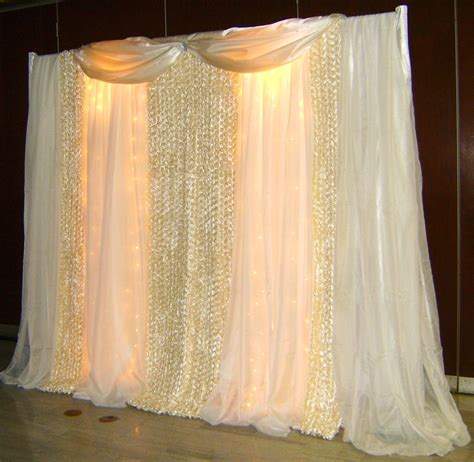 Diy Wedding Backdrops Ideas This Backdrop Is Designed With Floral
