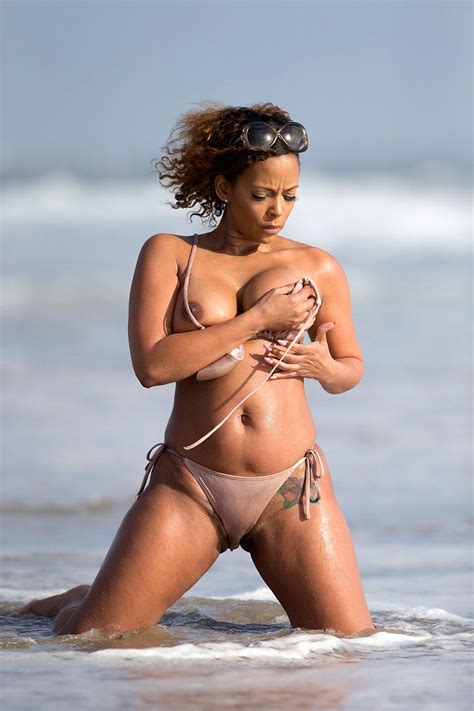 Actress Sundy Carter Nude Big Tits And Butt In Malibu Free Nude Porn Photos