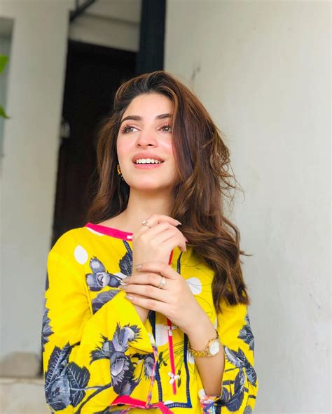 Gorgeous Kinza Hashmi Latest Beautiful Pictures Reviewitpk