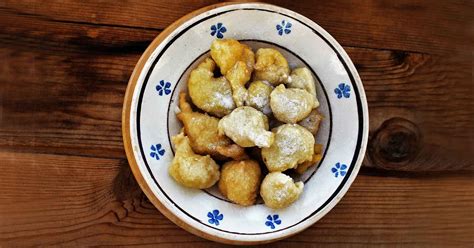 Il 22 novembre si festeggia santa i suoi figlioletti apprezzarono tantissimo la nuova ricetta e chiesero alla mamma come si chiamasse. La ricetta delle pettole tarantine, il dolce fritto più ...