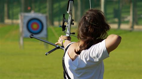 Archery For Beginners 7 Steps On How To Shoot A Bow And Arrow