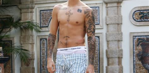 Justin Bieber Dévoile Son Nouveau Surprenant Tatouage Et Ce Quil Symbolise Purepeople
