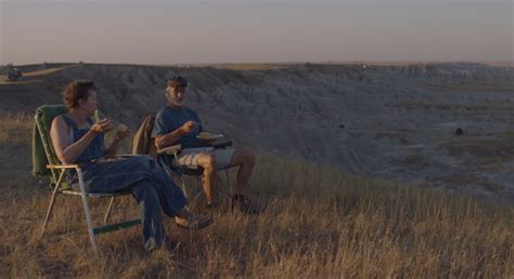 Nomadland is an us drama film, directed and written by chloé zhao. Nomadland - Film - Luna Outdoor