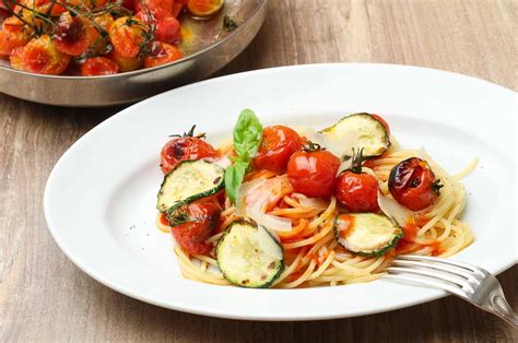 Seguiteci anche su @en_sscnapoli @sscnapolies @sscnapoli_br #forzanapolisempre. Spaghetti mit Tomatensoße | Rezept (mit Bildern ...