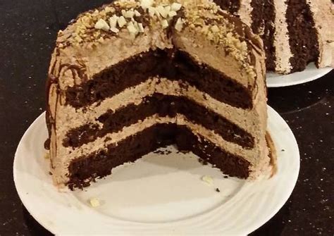 Chocolate Layer Cake With Whipped Hazelnut Cream Filling And Frosting Recipe By Fenway Cookpad
