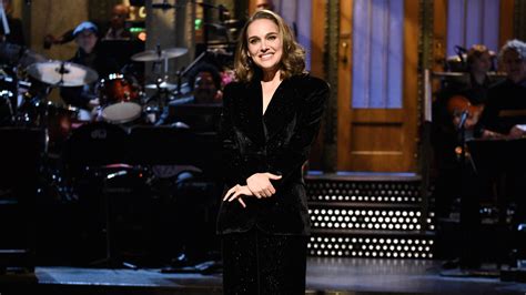Watch Saturday Night Live Highlight Natalie Portman Announcer Monologue Nbc Com