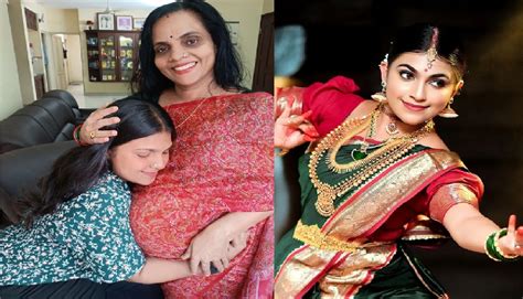 Arya Parvathi 47 साल की उम्र में मलयालम एक्ट्रेस आर्या पार्वती की मां