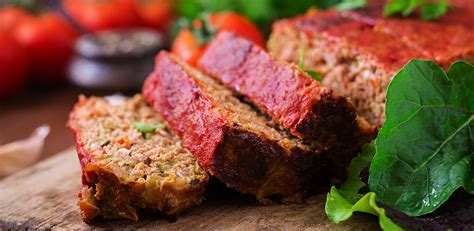 This healthy meatloaf recipe and side dishes are all made in the oven on two sheet pans so that everything's ready for the dinner table at the same time. Meatloaf side dish and serving ideas | Serve This With That