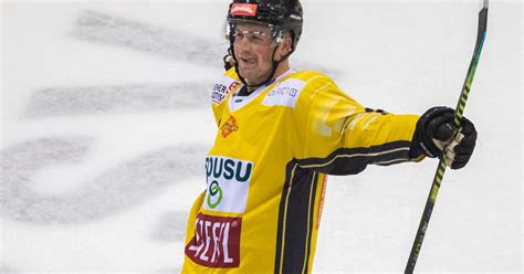 Eishockey Vienna Capitals Halten Loney Und Vause