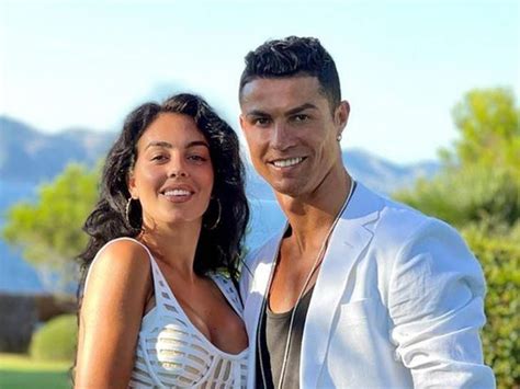 Is Georgina Rodriguez Pregnant Cristiano Ronaldos Girlfriend Shows