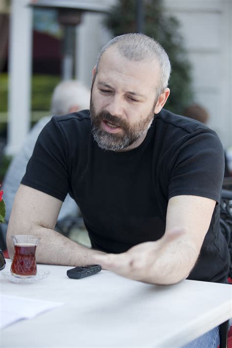 Ortaokul ve lise hayatını doğduğu şehirde geçirdi. levent üzümcü #409569 - uludağ sözlük galeri