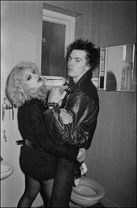 16 Truly Disturbing Moments That Made Punk Rocker Sid Vicious Of The