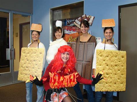 21 Hilarious Group And Trio Halloween Costume Ideas