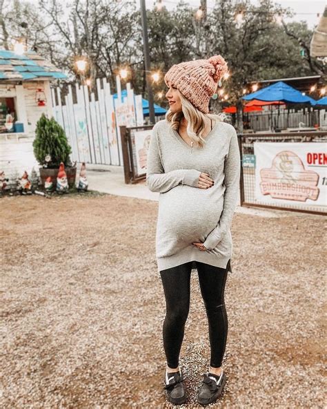 Maternity Tops In 2020 Winter Maternity Outfits Stylish Maternity