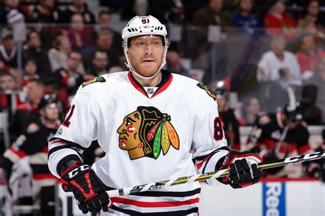 Marian Hossa Latest Allergies Could Force Blackhawks Star To Retire