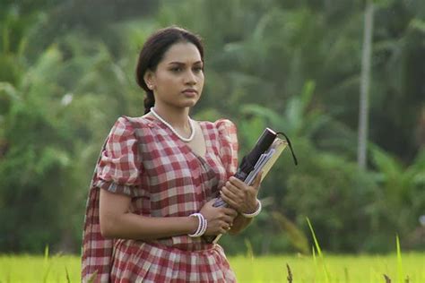 Pictures Of Sri Lankan Hot Actress Chaturika Peries Hot Actresses