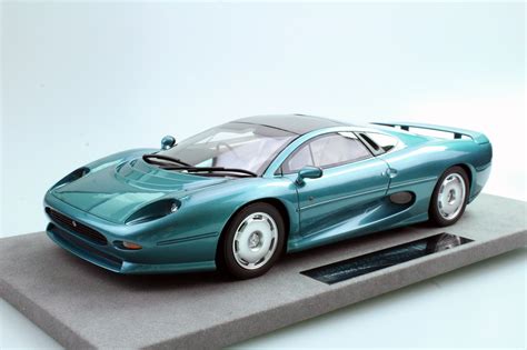 Nick cockburn has wanted to drive an xj220 since the height of the supercar 'space race'. Top Marques Collectibles Jaguar XJ220, 1:18 verde | TOP39A