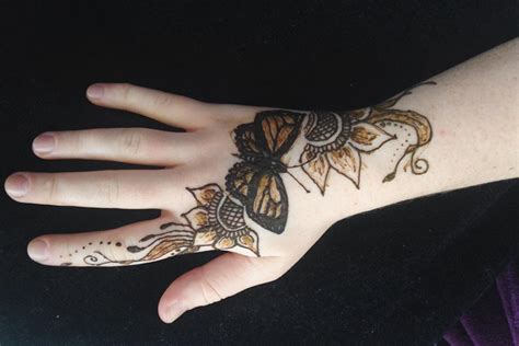 14 Pretty Butterfly Mehndi Designs For A Stylish Look