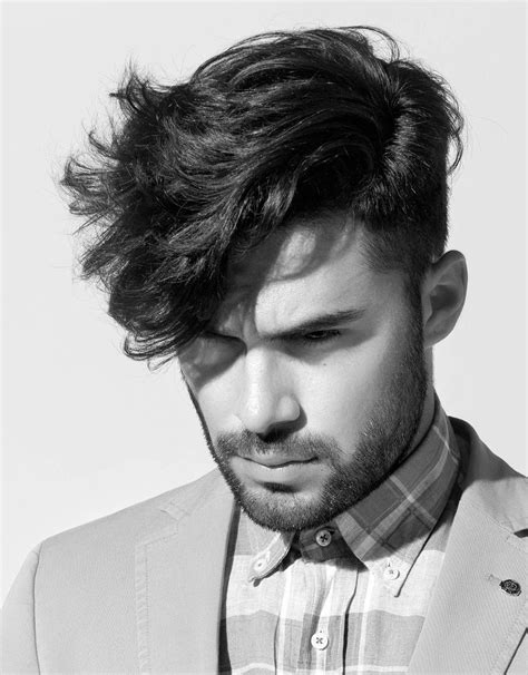 20 Angular Fringe Haircuts An Unexpected 2022 Trend Fringe Haircut Mens Fringe Haircut