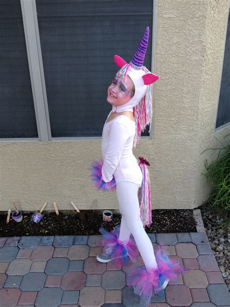 The diy unicorn headband tutorial from our super popular unicorn party is here!!! Pin on Halloween Costumes