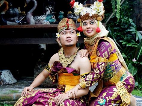 Baju Adat Orang Bali Baju Adat Tradisional Sumatera Barat Pakaian